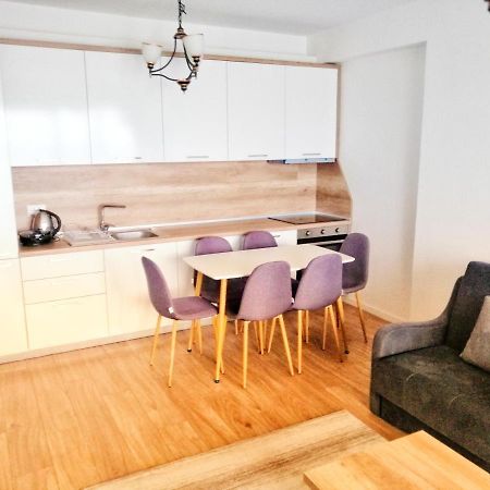 Sunflower Apartments Pristina Habitación foto